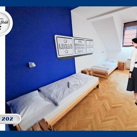 Hostel Mlotek I Perlik Tarnowskie Góry Buitenkant foto
