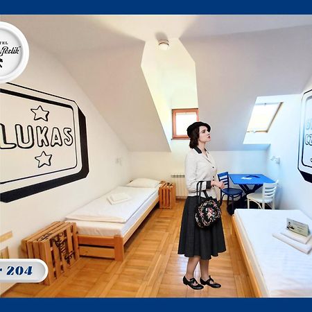 Hostel Mlotek I Perlik Tarnowskie Góry Buitenkant foto