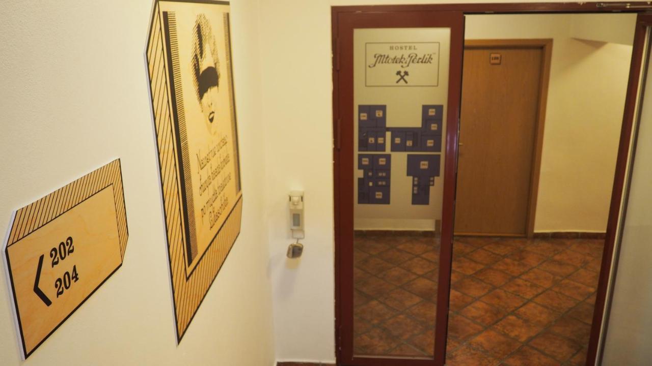 Hostel Mlotek I Perlik Tarnowskie Góry Buitenkant foto