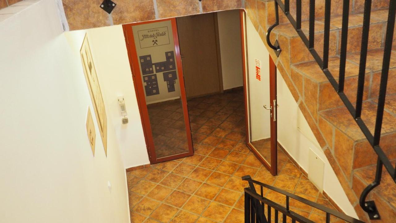 Hostel Mlotek I Perlik Tarnowskie Góry Buitenkant foto