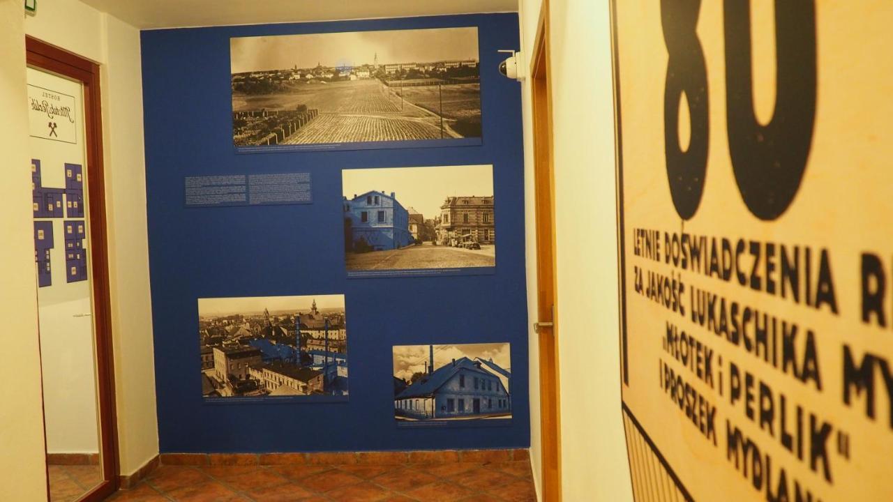 Hostel Mlotek I Perlik Tarnowskie Góry Buitenkant foto