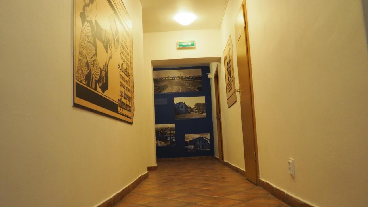 Hostel Mlotek I Perlik Tarnowskie Góry Buitenkant foto