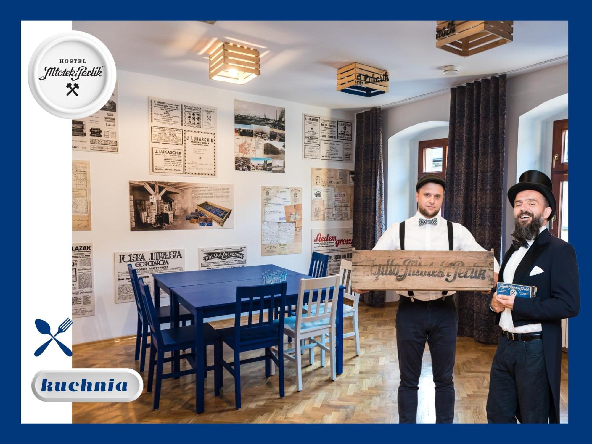 Hostel Mlotek I Perlik Tarnowskie Góry Buitenkant foto